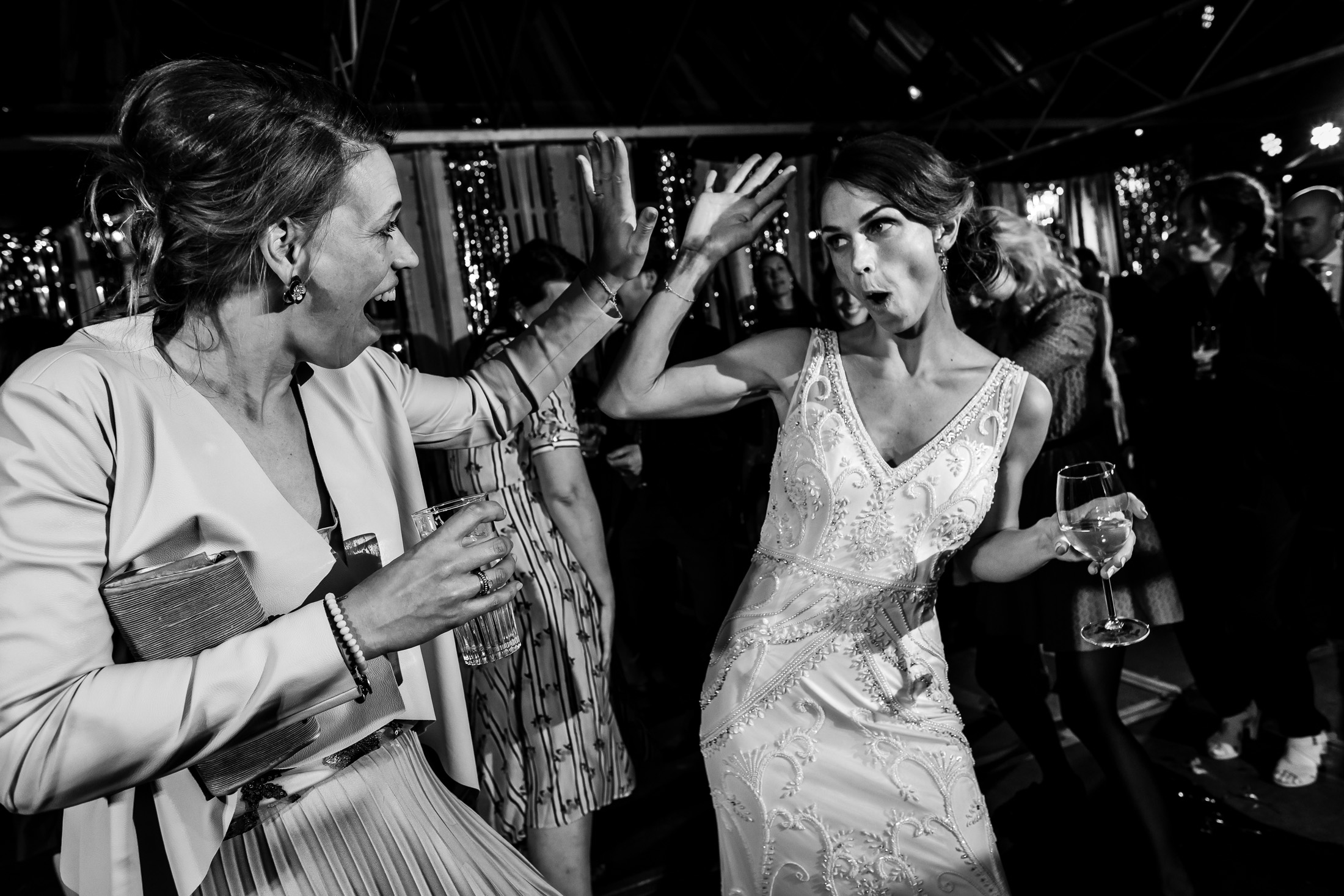 Trouwen in een kas | Bruiloft in een kas | Trouwlocatie kas | Bruidsfotograaf Haarlem,